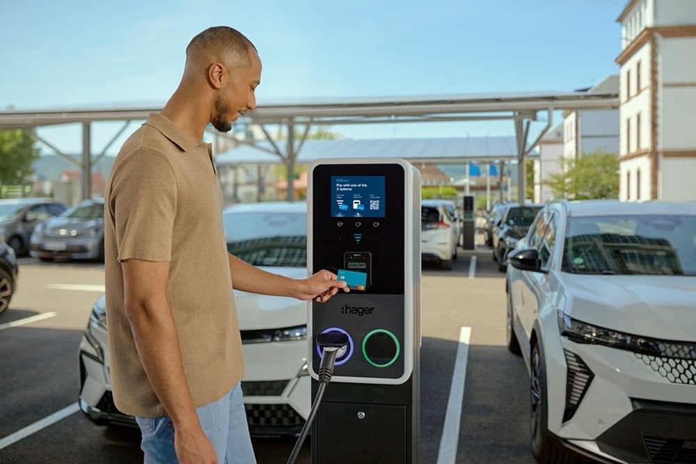 HAGER – Borne de recharge witty park 2