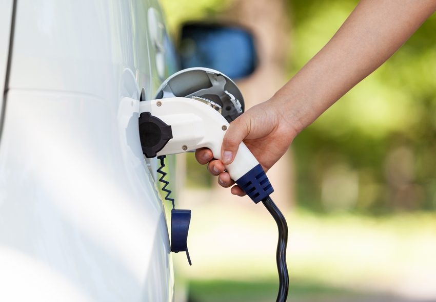 TVA – Infrastructures de recharge pour véhicules électriques : les exigences techniques et de qualifications viennent d’être publiées